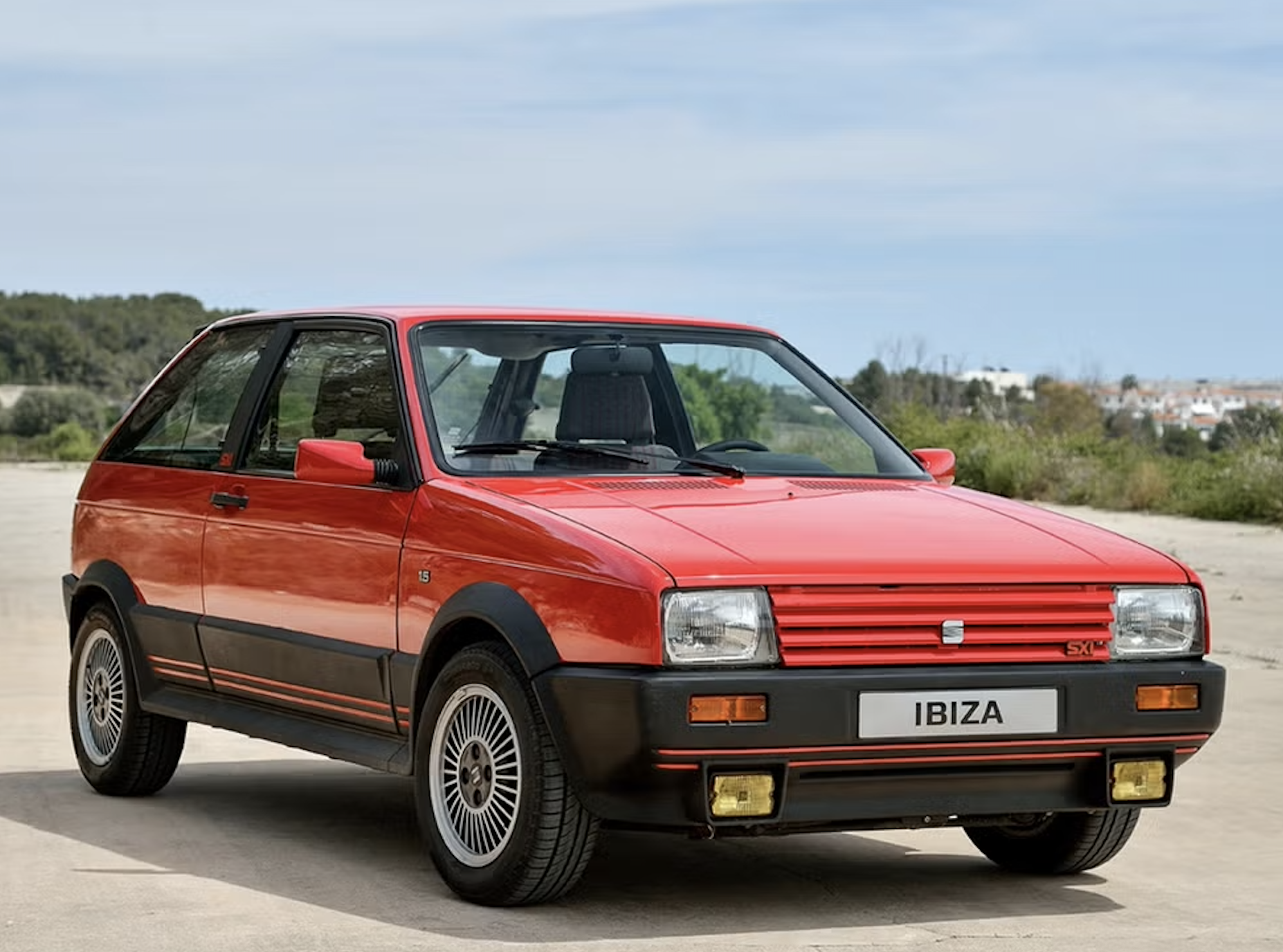 SEAT Ibiza Mk1 clásico rojo