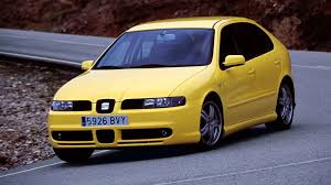 SEAT León Mk1 amarillo